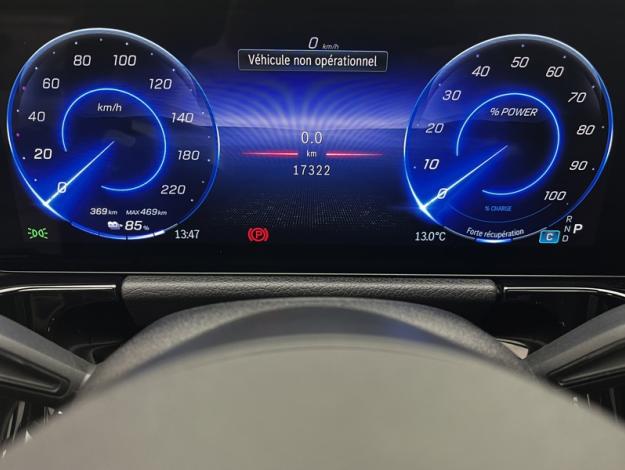 MERCEDES-BENZ EQA 250+ AMG Line  