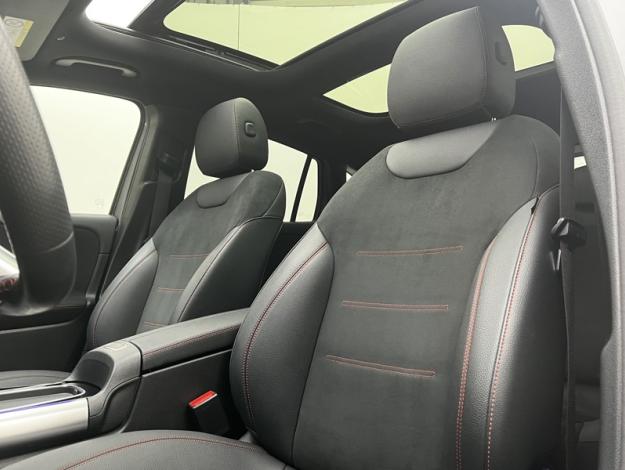 MERCEDES-BENZ EQA 250+ AMG Line  