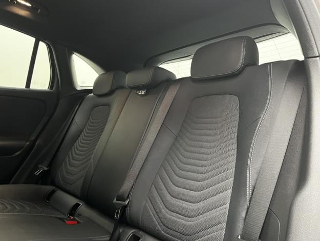 MERCEDES-BENZ GLA 250 e Business Line  