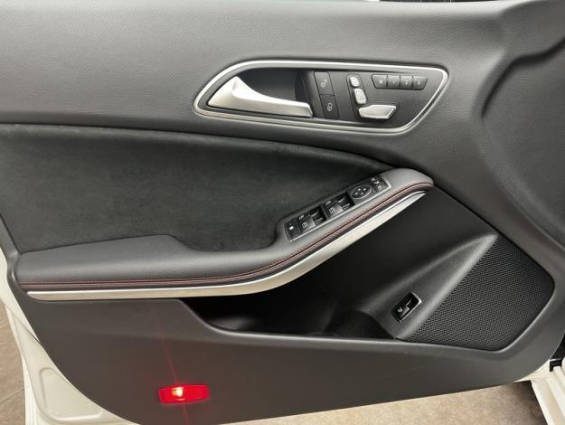 MERCEDES-BENZ CLA Coupé CLA 200 Coupé Fascination  