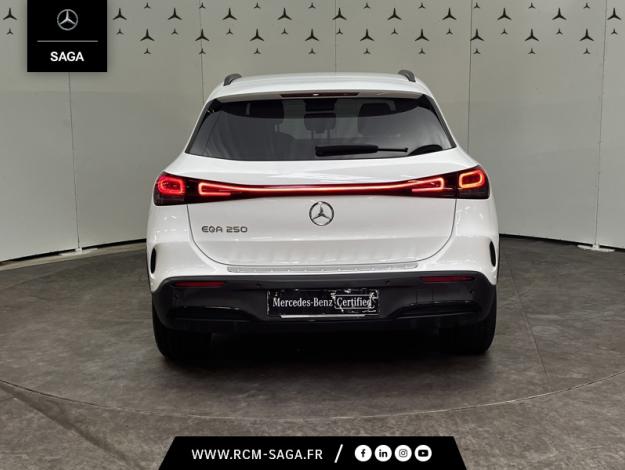 MERCEDES-BENZ EQA 250 AMG Line  