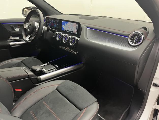 MERCEDES-BENZ EQA 250 AMG Line  