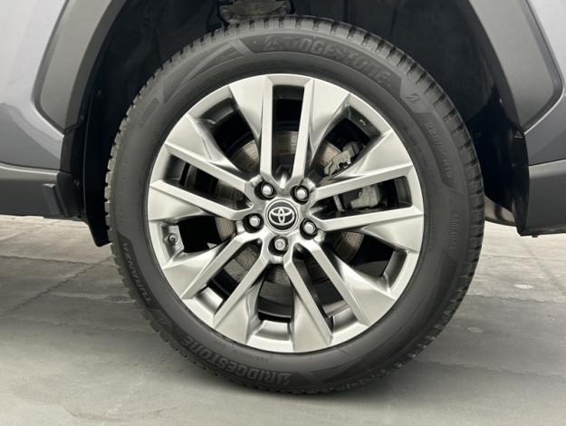 TOYOTA RAV4 2WD 218ch Lounge  