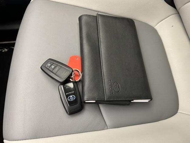 TOYOTA RAV4 2WD 218ch Lounge  