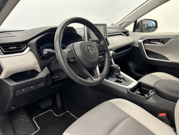 TOYOTA RAV4 2WD 218ch Lounge  
