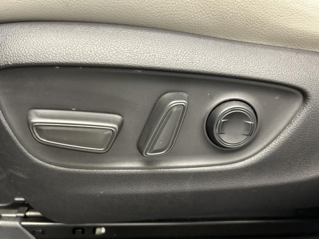 TOYOTA RAV4 2WD 218ch Lounge  