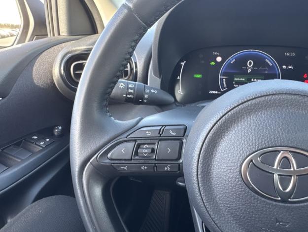 TOYOTA Yaris Hybride 116h Design  