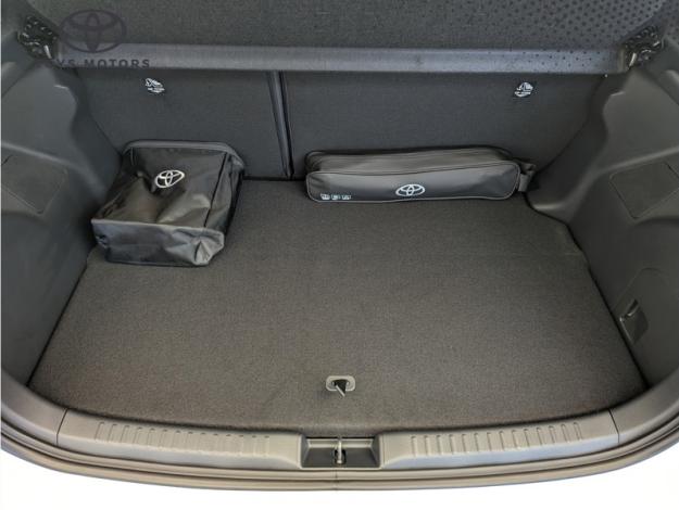 TOYOTA Yaris Hybride 116h Design Pack   