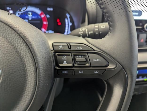 TOYOTA Yaris Hybride 116h Design Pack   