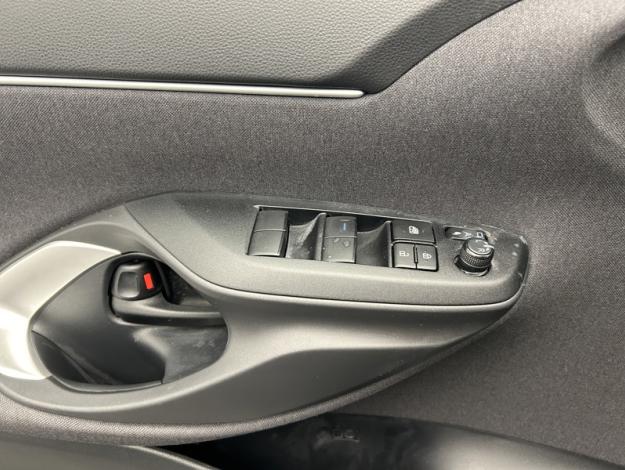 TOYOTA Yaris Cross 1.5 HYBRID 116H DESIGN / PACK CARGO   