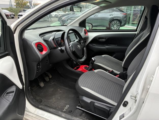 TOYOTA Aygo 1.0 VVT-i x-play / X-style  