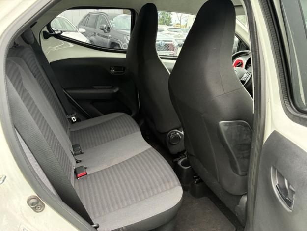 TOYOTA Aygo 1.0 VVT-i x-play / X-style  