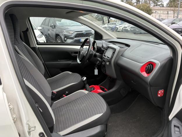 TOYOTA Aygo 1.0 VVT-i x-play / X-style  