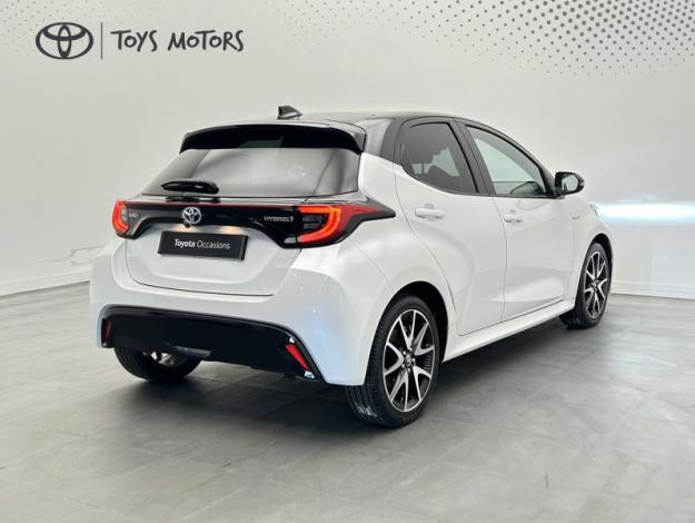 TOYOTA Yaris 116h Collection  Toit pano