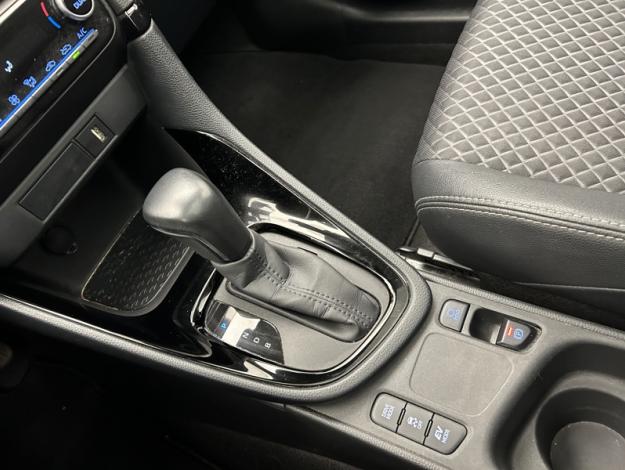 TOYOTA Yaris 116h Collection  Toit pano