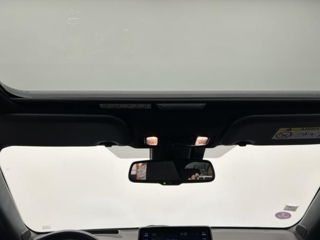 TOYOTA Yaris 116h Collection  Toit pano