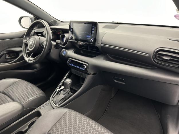 TOYOTA Yaris 116h Collection  Toit pano