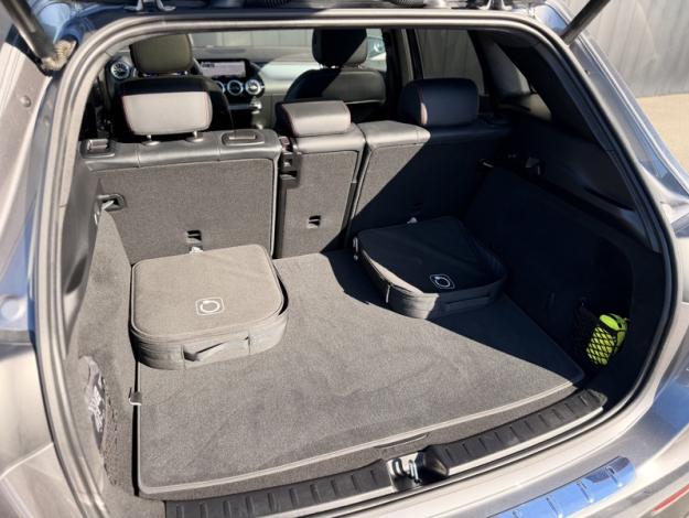 MERCEDES-BENZ EQA 250+ AMG Line  