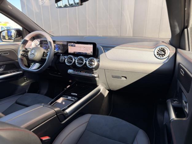 MERCEDES-BENZ EQA 250+ AMG Line  