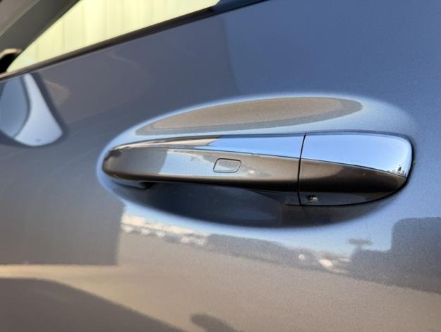 MERCEDES-BENZ EQA 250+ AMG Line  