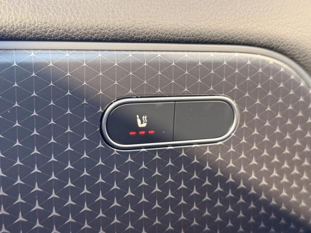 MERCEDES-BENZ EQA 250+ AMG Line  