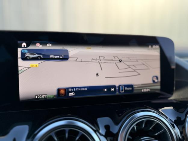 MERCEDES-BENZ EQA 250+ AMG Line  