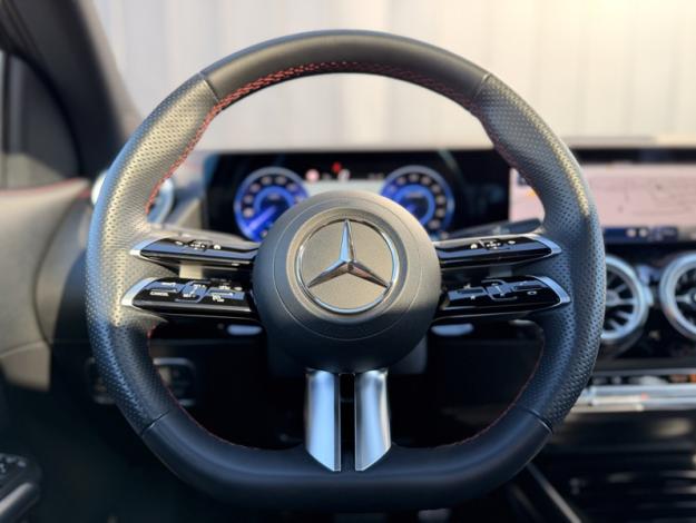 MERCEDES-BENZ EQA 250+ AMG Line  