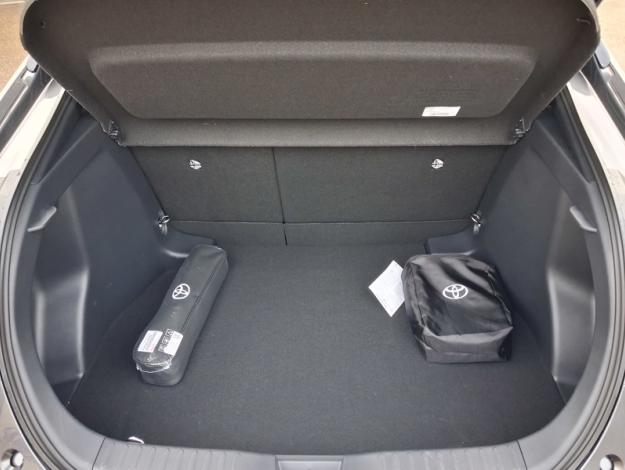 TOYOTA C-HR Hybride 2WD Design   