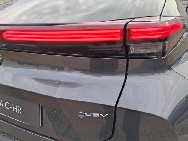 TOYOTA C-HR Hybride 2WD Design   