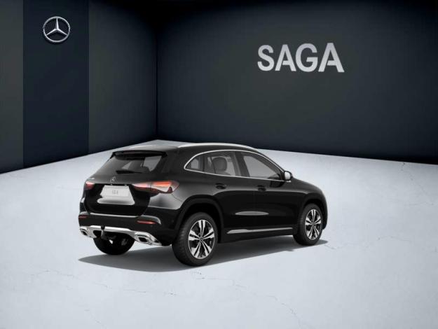 MERCEDES-BENZ GLA 180 Cyber Edition  