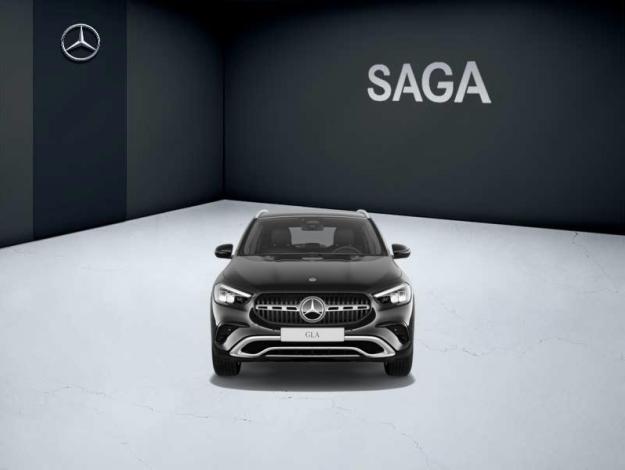 MERCEDES-BENZ GLA 180 Cyber Edition  