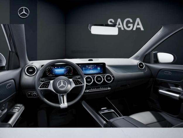 MERCEDES-BENZ GLA 180 Cyber Edition  