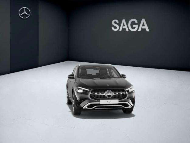 MERCEDES-BENZ GLA 180 Cyber Edition  