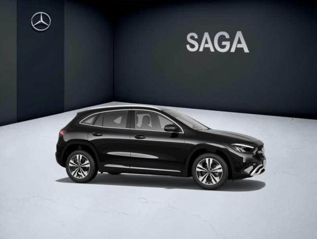 MERCEDES-BENZ GLA 180 Cyber Edition  