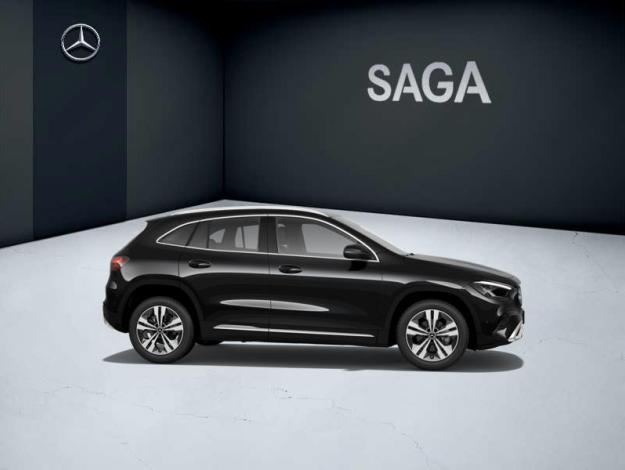 MERCEDES-BENZ GLA 180 Cyber Edition  