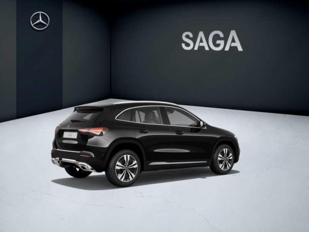 MERCEDES-BENZ GLA 180 Cyber Edition  