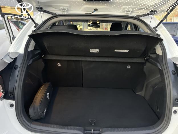 TOYOTA Yaris 116h Dynamic  