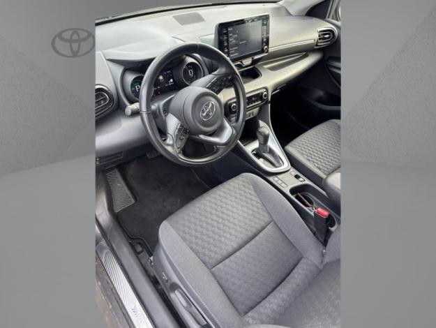 TOYOTA Yaris 116h Design  