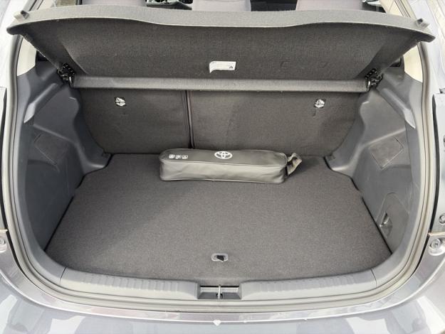 TOYOTA Yaris 116h Design  