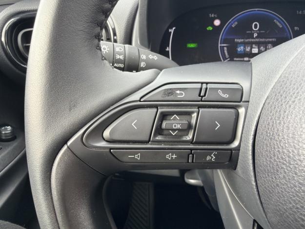 TOYOTA Yaris 116h Design  