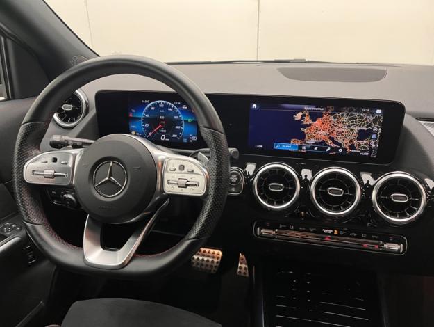 MERCEDES-BENZ GLA 200 d AMG Line  