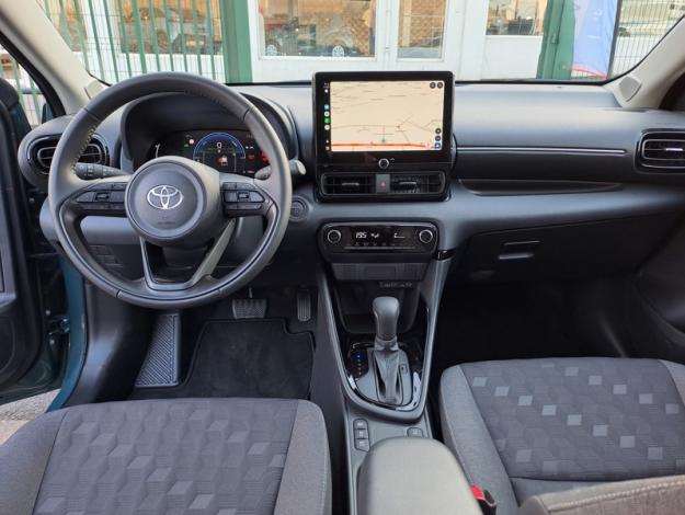 TOYOTA Yaris Hybrid Design  