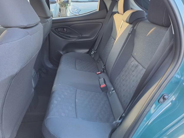 TOYOTA Yaris Hybrid Design  