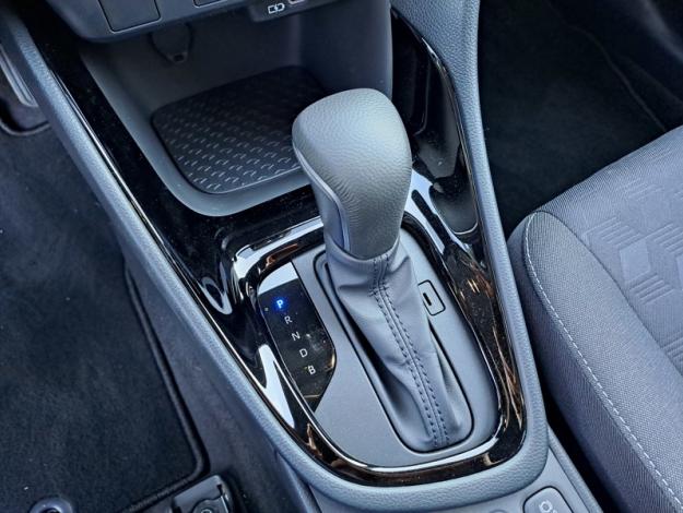 TOYOTA Yaris Hybrid Design  