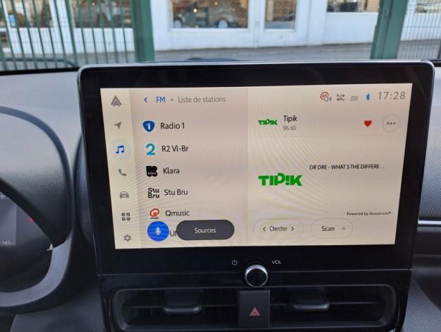 TOYOTA Yaris Hybrid Design  