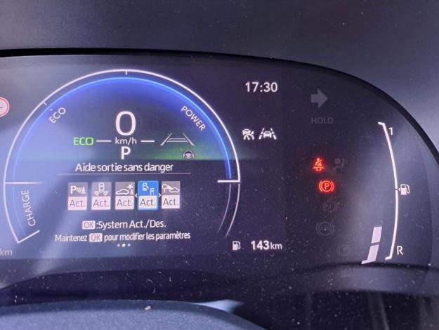 TOYOTA Yaris Hybrid Design  