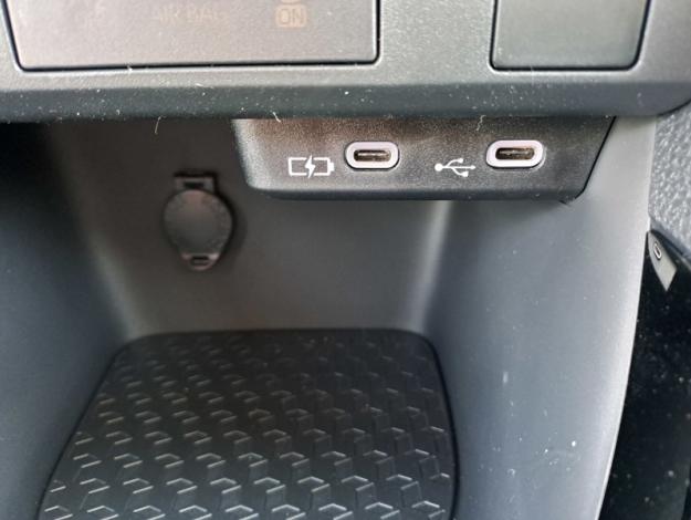 TOYOTA Yaris Hybrid Design  