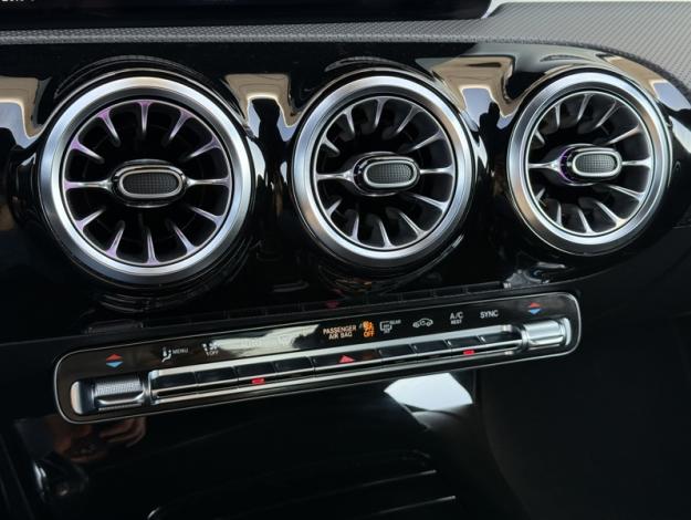 MERCEDES-BENZ CLA Coupé CLA 200 d Coupé AMG Line  