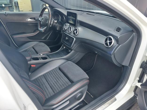 MERCEDES-BENZ GLA 220 d Fascination  