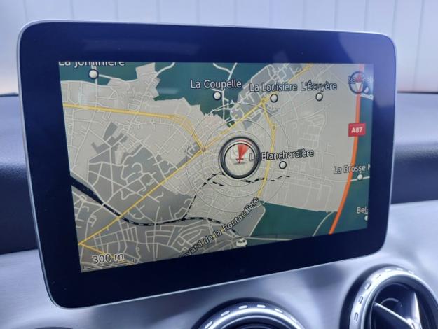 MERCEDES-BENZ GLA 220 d Fascination  